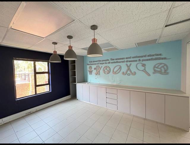 1,462M² OFFICE TO LET IN FOURWAYS